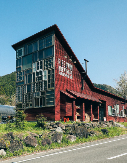 image: Motor Hotel “KAMIKATZ Rolling Room”