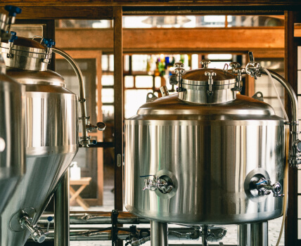 写真：クラフトビール醸造所