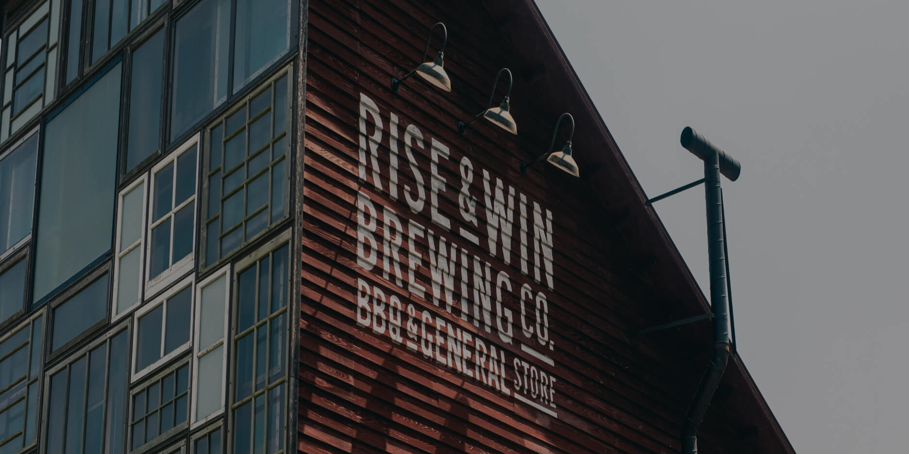 写真：RISE & WIN Brewing Co.BBQ & General Store